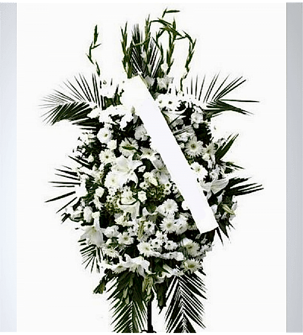 Ayaklı ferforje beyaz tonlarda çiçekler